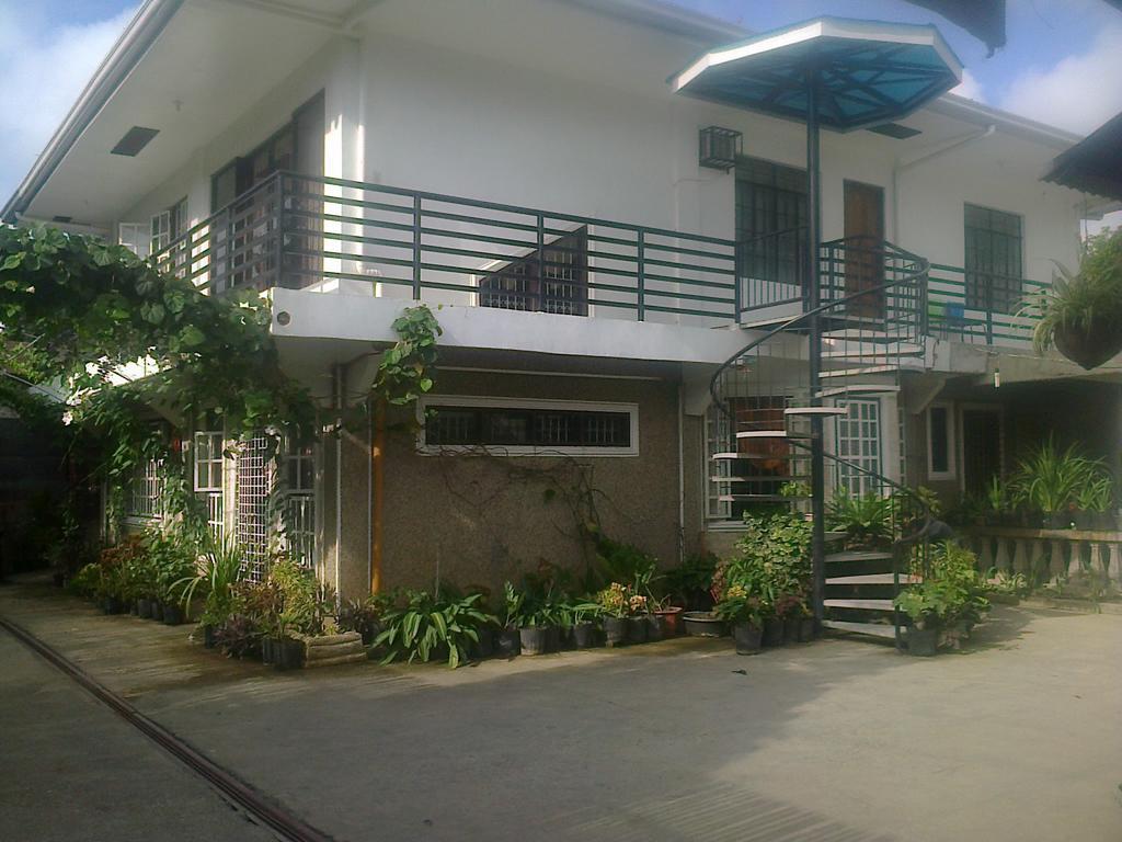Charm Guest House Puerto Princesa Екстериор снимка