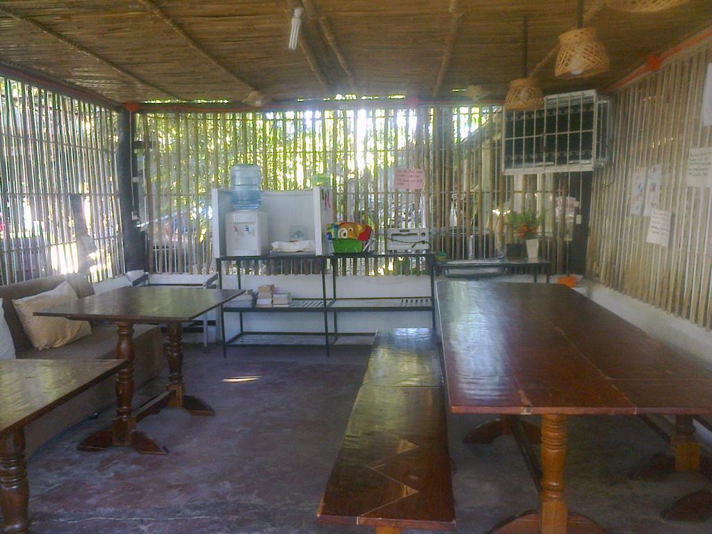 Charm Guest House Puerto Princesa Екстериор снимка