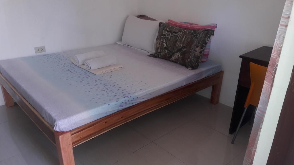 Charm Guest House Puerto Princesa Екстериор снимка