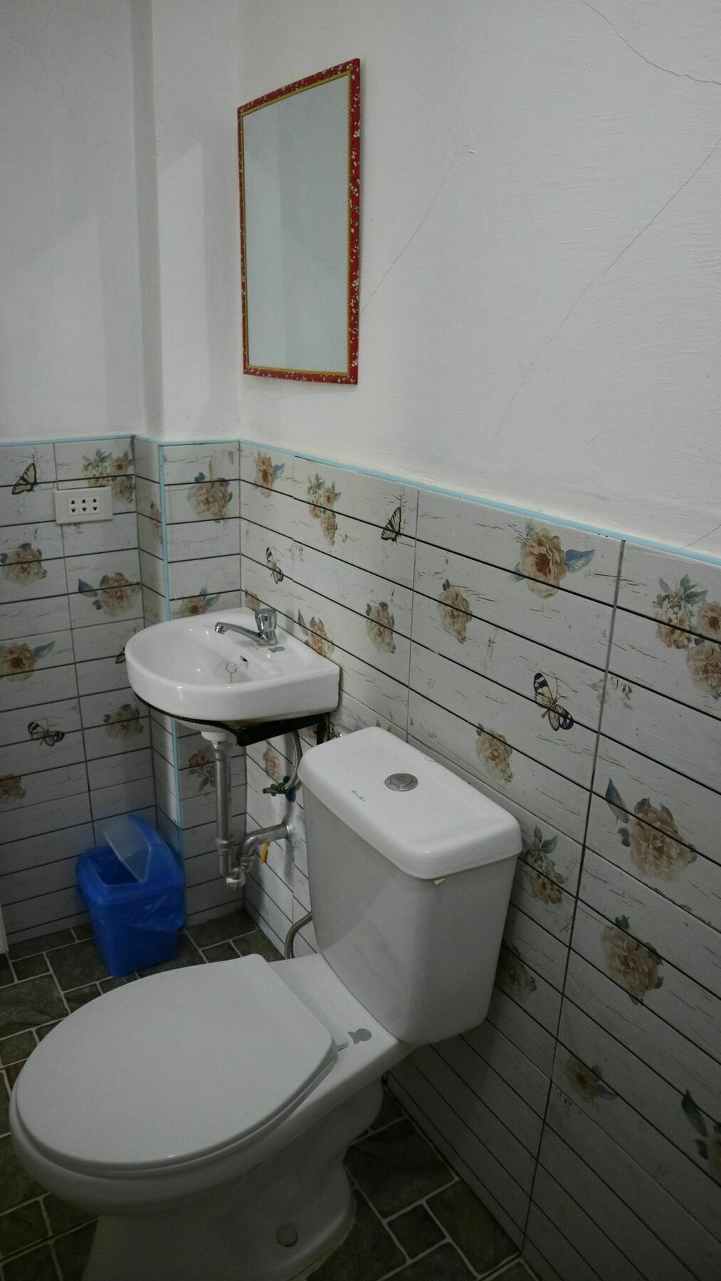 Charm Guest House Puerto Princesa Екстериор снимка