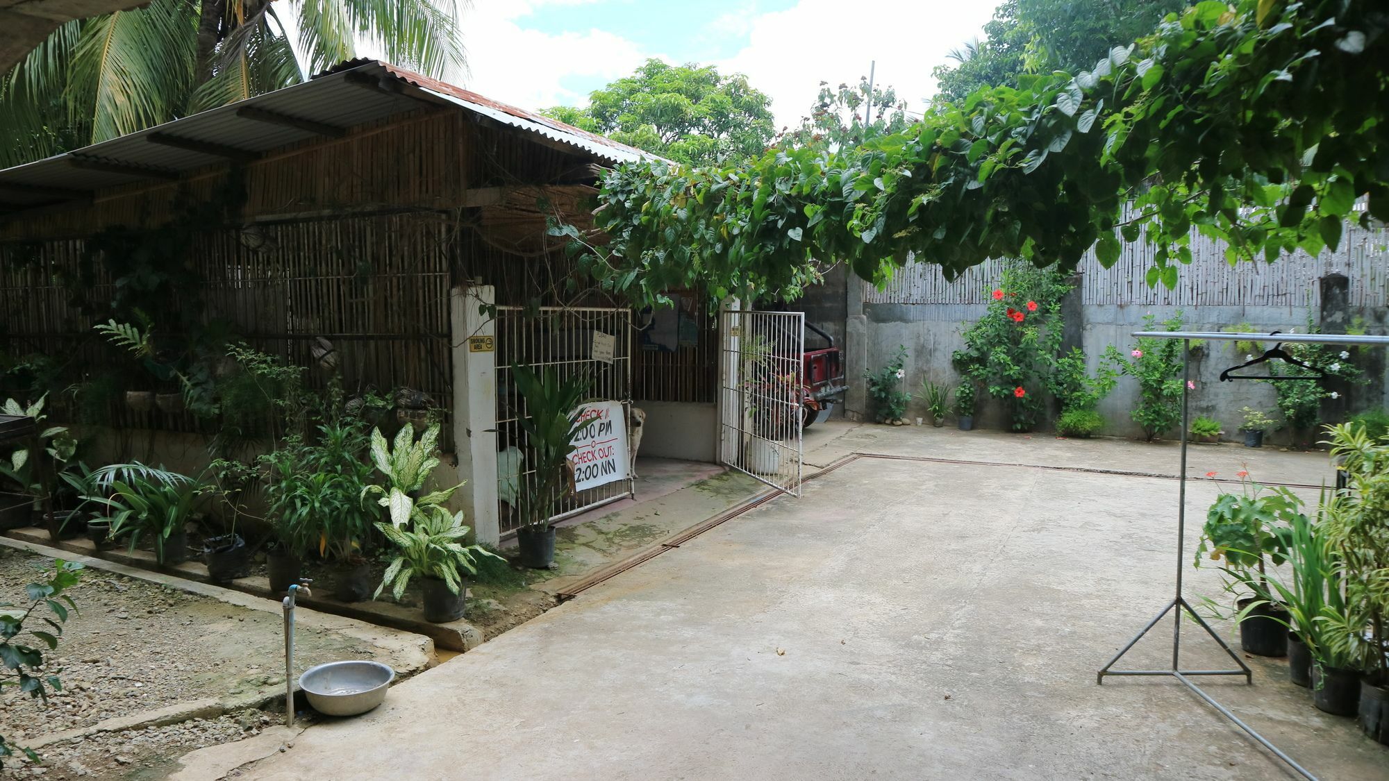 Charm Guest House Puerto Princesa Екстериор снимка